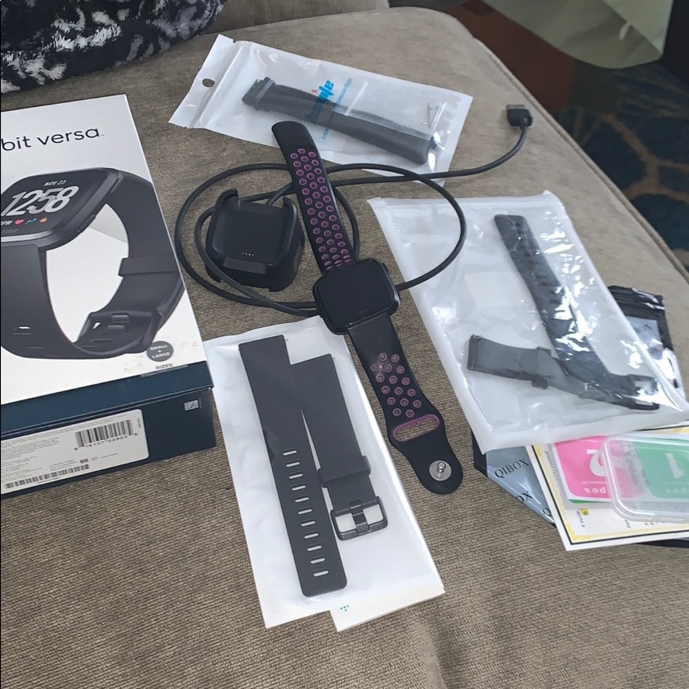 Fitbit Versa - image 1